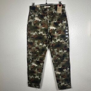 Levi’s 80’s Mom’s Jeans. Sz 32.